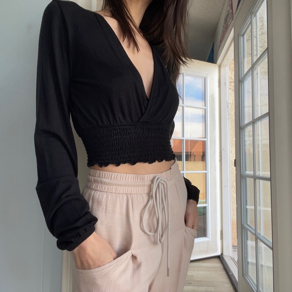 🛍✨SOLD✨Cotton on black crop top NWOT - Picture 2 of 7